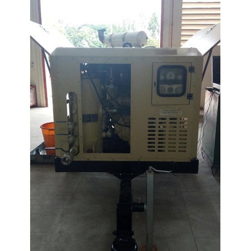 169 HP Used Diesel Air Compressor For Sale, 12 bar, Flow Capacity: 500 CFM