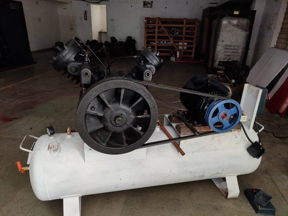 Reciprocating Compressor 10 HP Used Air Comrpessor, Discharge Pressure: 8, Model Name/Number: AE-171T2