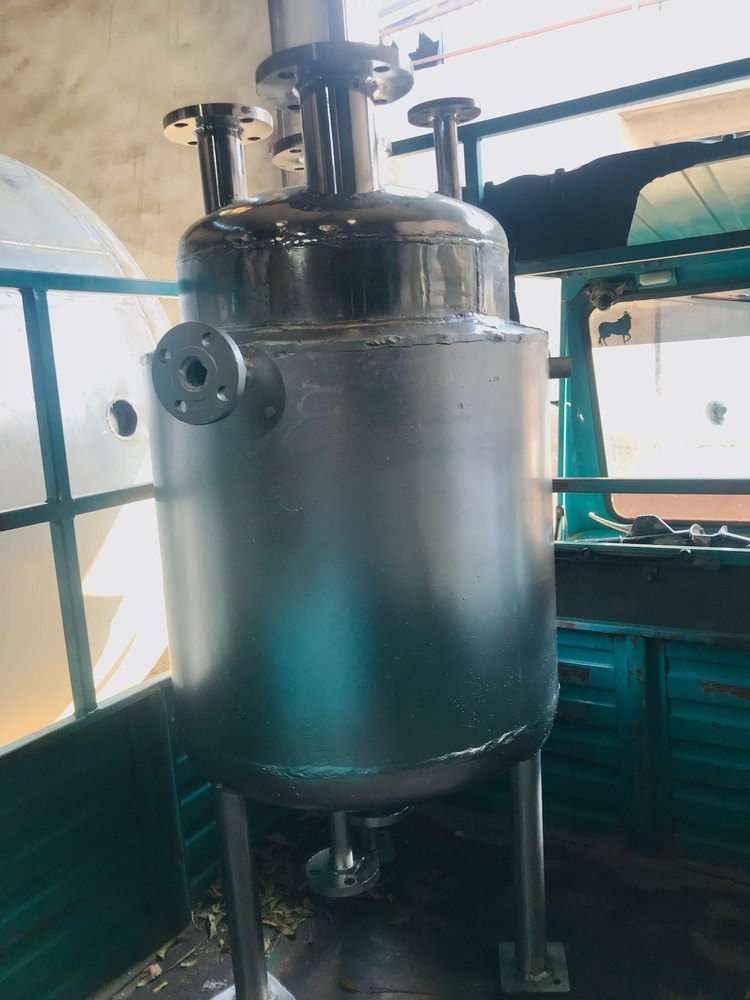 SS Black Low Pressure Tank, Storage Capacity: 500-1000 L