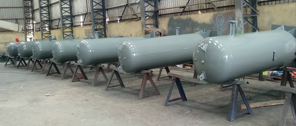Vertical MS High Pressure Receiver, 150-200 psi, Storage Capacity: 1000-5000 L