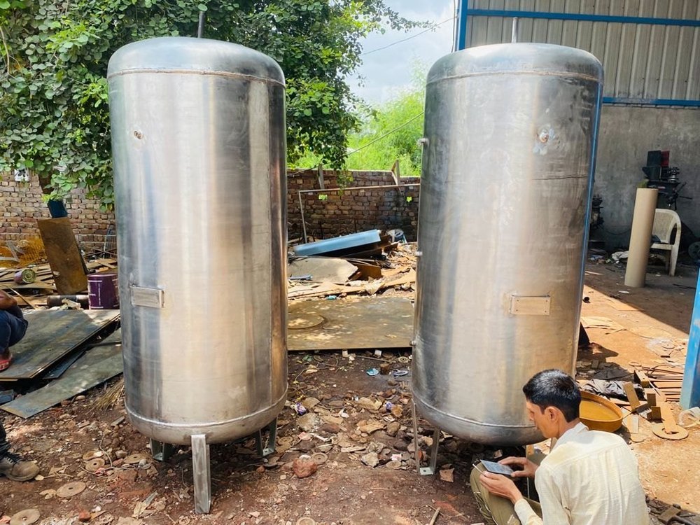 Stainless Steel Air Receiver Tank, Storage Capacity: 0-250 L