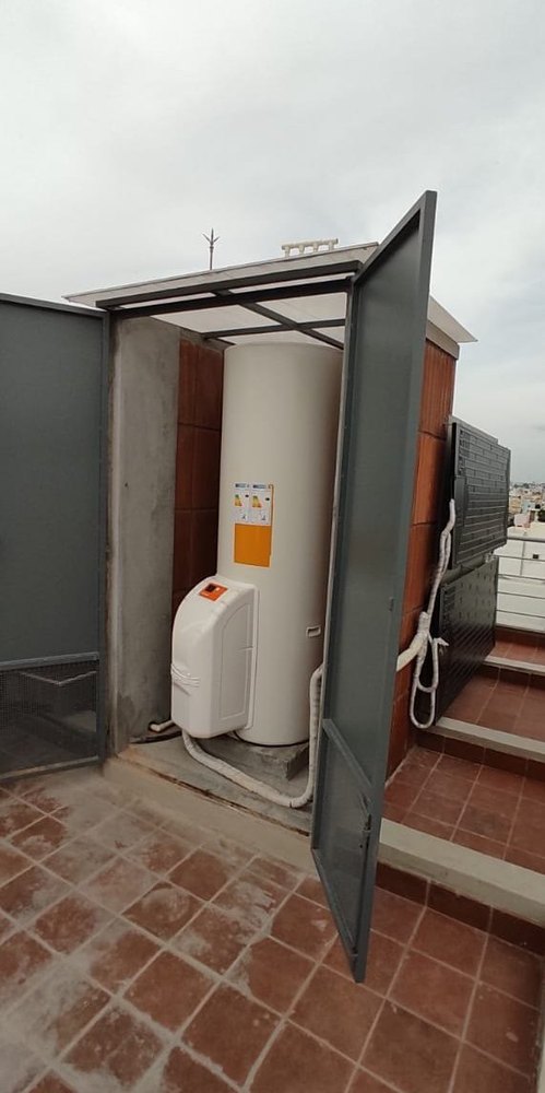 250 Lpd Thermodynamic Hybrid Solar Water Heater, White, 10 Bar