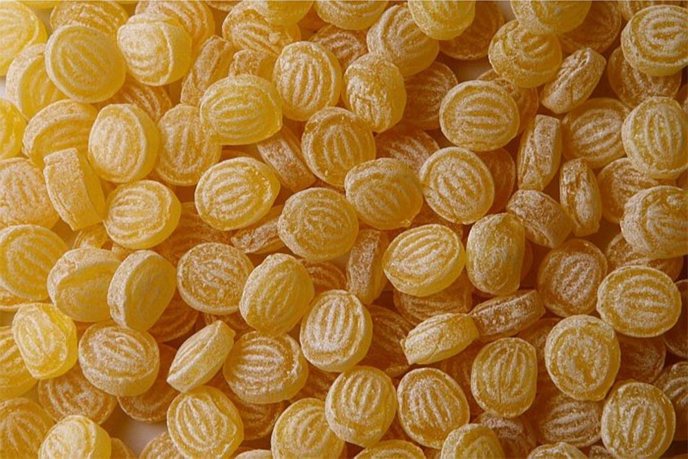 Yellow Round Pineapple Flavour Candy, Packaging Type: Packet