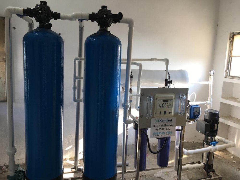 RO Capacity: 2000 (Liter/hour) Solar RO System, FRP