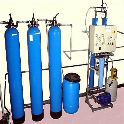 Manual 500 LPH Iron Exchange Water Softener, For Domestic