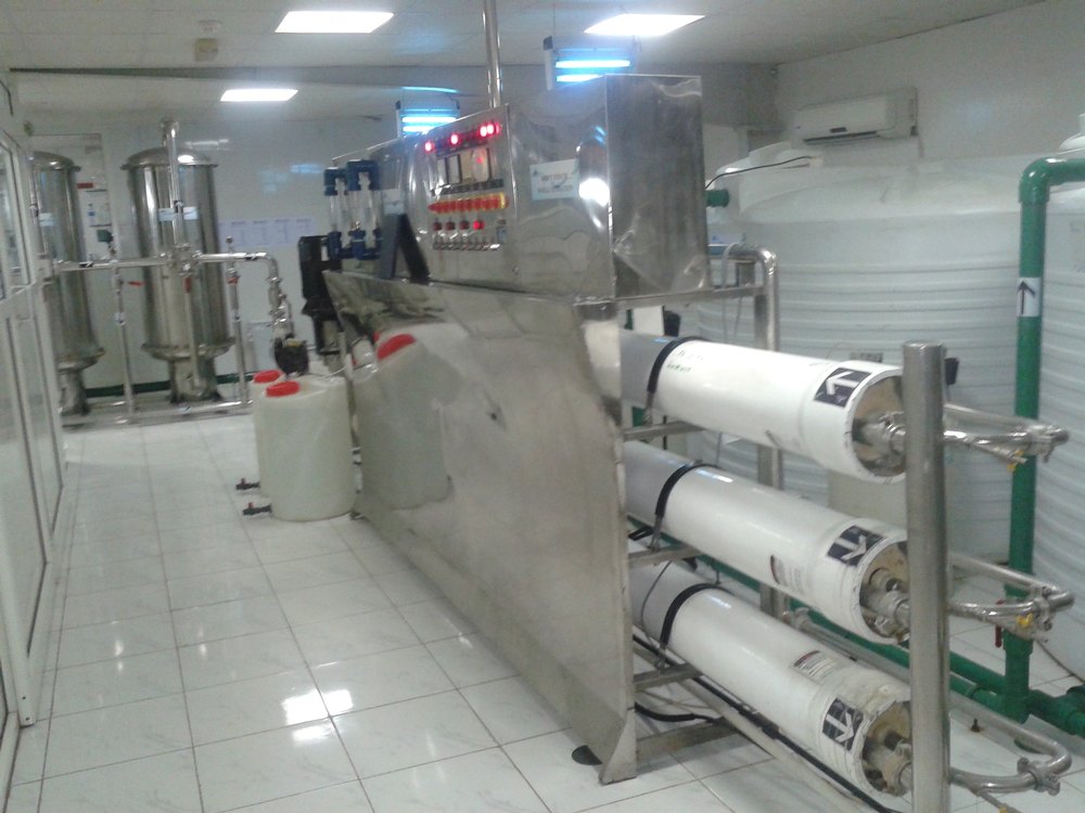 Hospital Fully Automatic 3000 LPH SS Mineral Water Plant