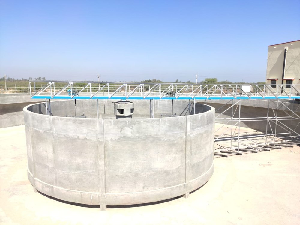 Circular Peripherally Driven Clarifloculator, Treatment Capacity: 1000 m3/hr, 10m