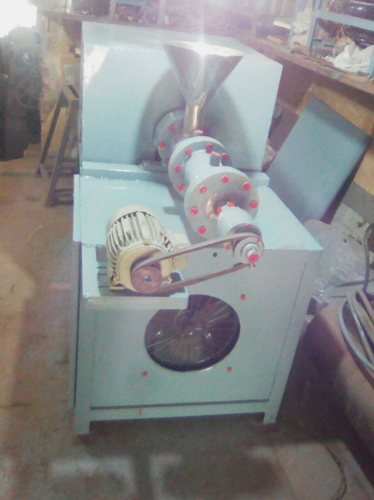 Mild Steel Color Coated Vermicelli Making Machine, 250 Kg, Capacity: 100 To 150 Kg