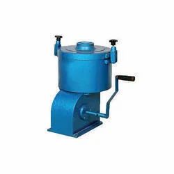 Shivangi Hand Operated Bitumen Extractor, Capacity: 1.5 Ltr